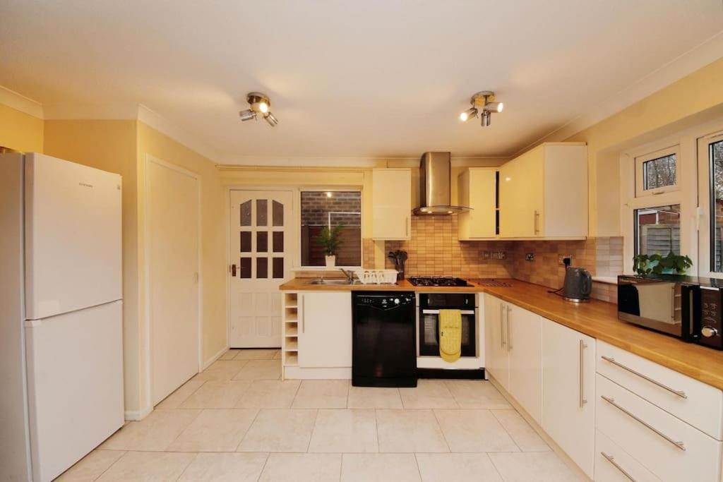 Beautiful Home Close To Town Free Netflix, Wifi Solihull Extérieur photo