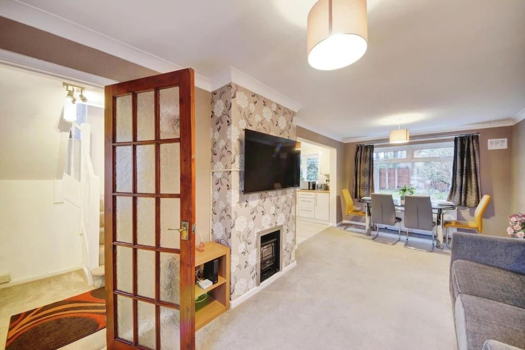 Beautiful Home Close To Town Free Netflix, Wifi Solihull Extérieur photo