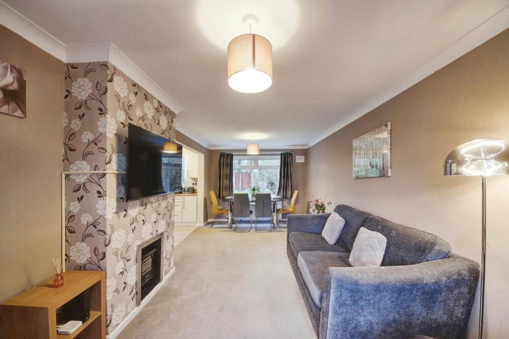 Beautiful Home Close To Town Free Netflix, Wifi Solihull Extérieur photo