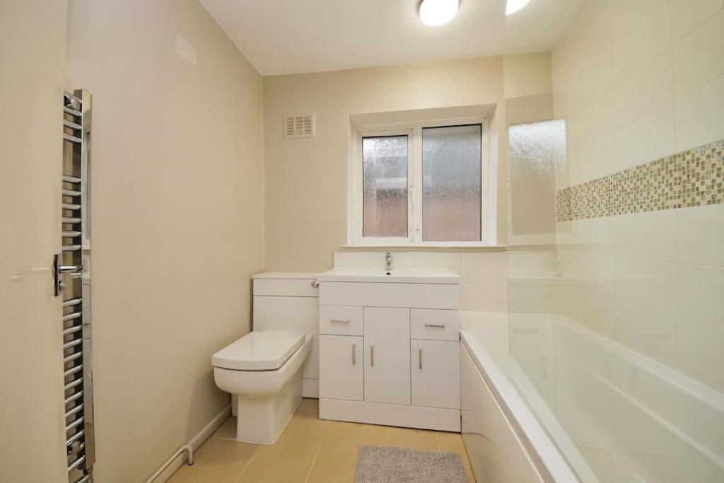 Beautiful Home Close To Town Free Netflix, Wifi Solihull Extérieur photo